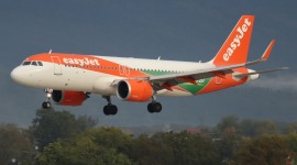 Airbus A320neo EasyJet NEO G-UZHA - EW432N001 - Kiosque da